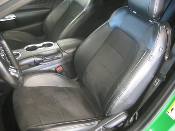 Ford Mustang 10 of 23