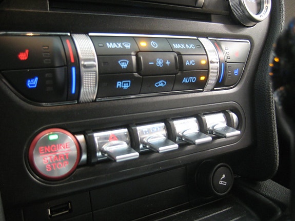 Ford Mustang 6 of 23