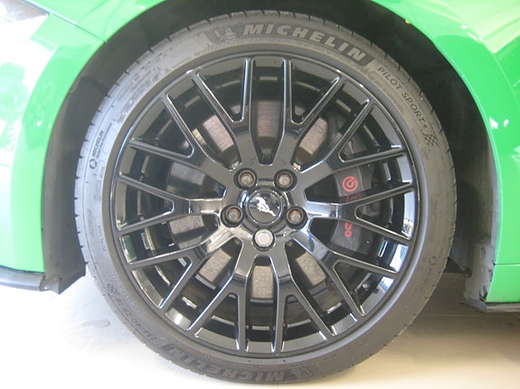 Ford Mustang 17 of 23