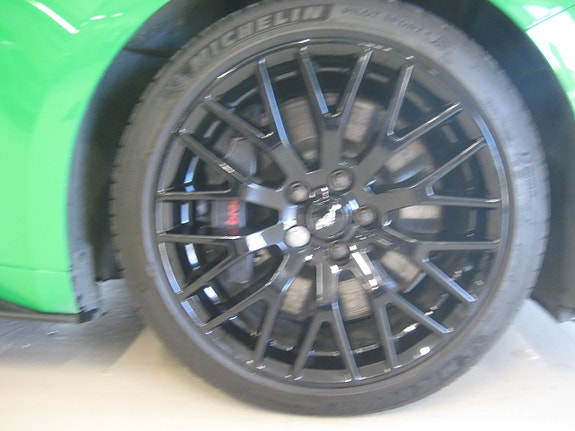 Ford Mustang 16 of 23