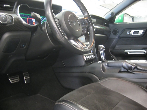 Ford Mustang 9 of 23