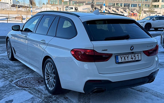 BMW 530i 2 of 10