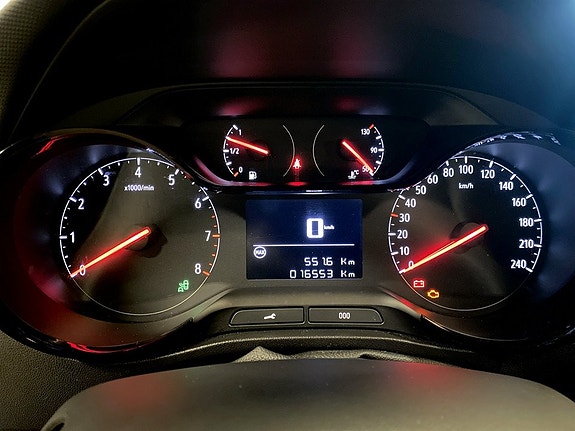 Opel Crossland X 8 of 18