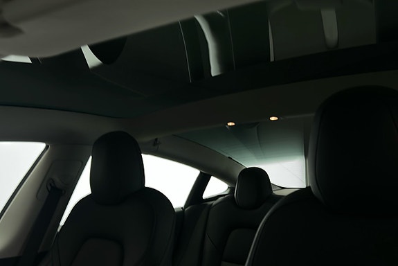 Tesla Model 3 17 of 24
