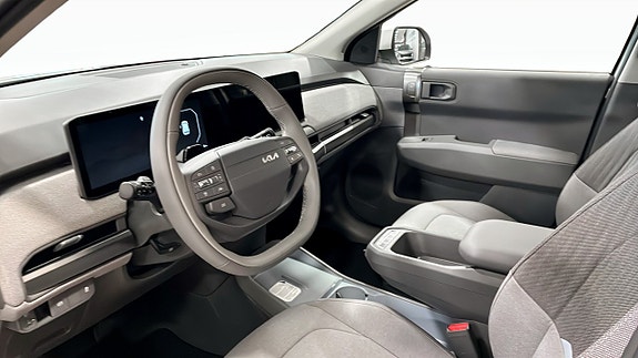 Kia EV3 8 of 12