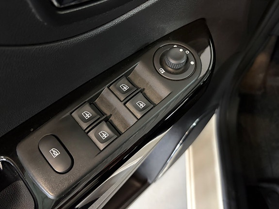 Renault Captur 10 of 14