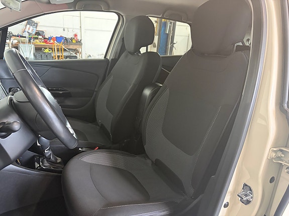 Renault Captur 13 of 14