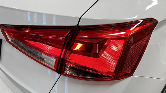 Seat Arona 13 of 18