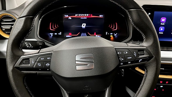Seat Arona 16 of 18