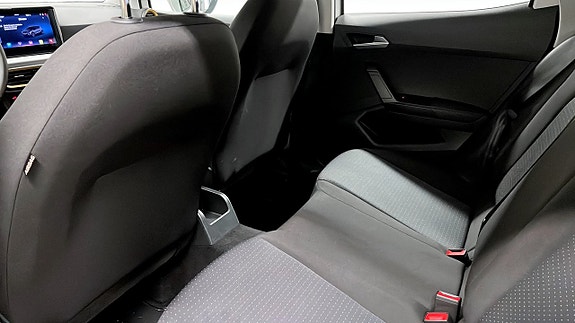 Seat Arona 11 of 18