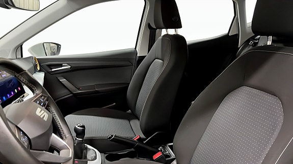 Seat Arona 8 of 18