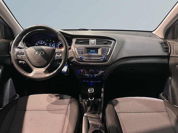 Hyundai i20 8 of 19