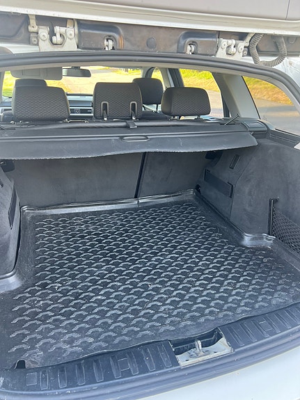 BMW 320d 3 of 5