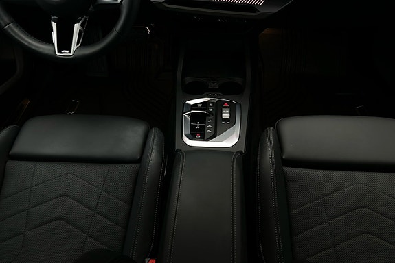 BMW 120 9 of 22