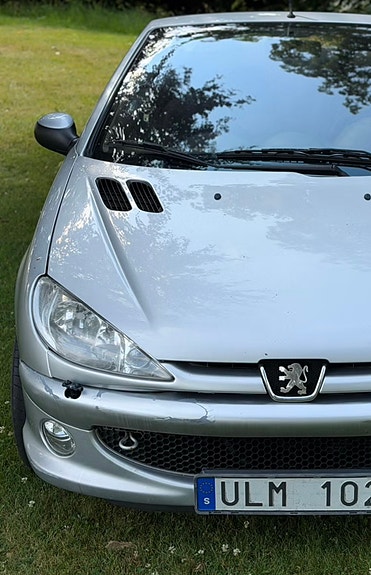 Peugeot 206 CC 3 of 5