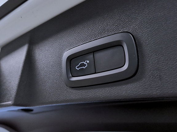 Volvo XC40 16 of 17