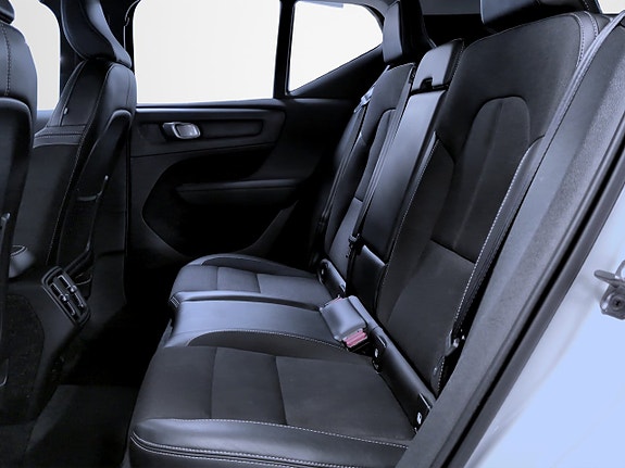 Volvo XC40 13 of 17