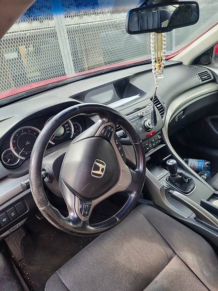 Honda Accord 4 of 7