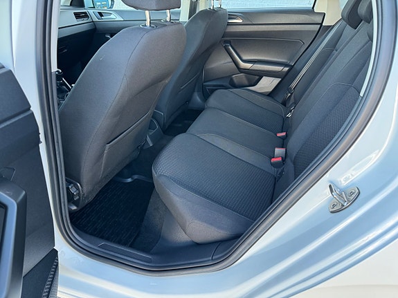 Volkswagen Polo 11 of 15