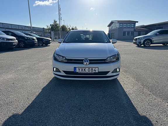 Volkswagen Polo 2 of 15