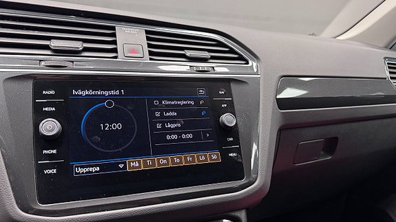 Volkswagen Tiguan 12 of 21