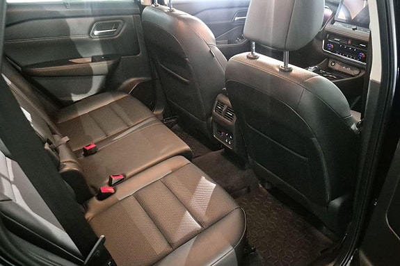 Nissan X-Trail 9 of 23