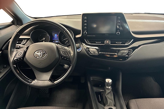 Toyota C-HR 8 of 18