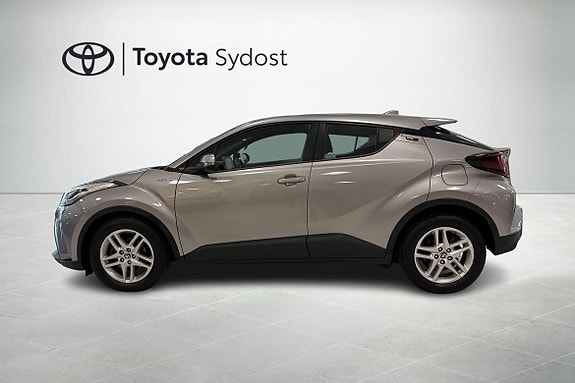 Toyota C-HR 3 of 18