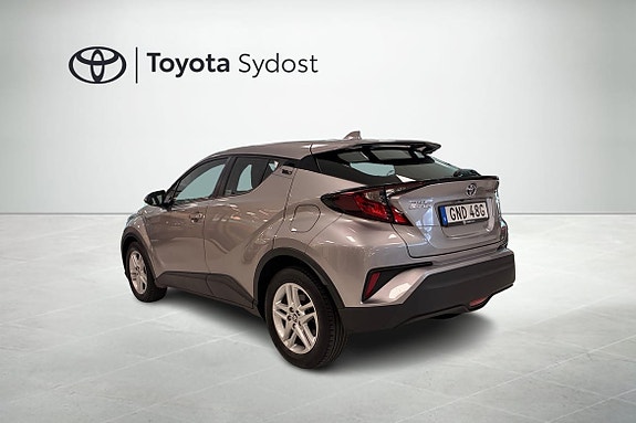 Toyota C-HR 2 of 18