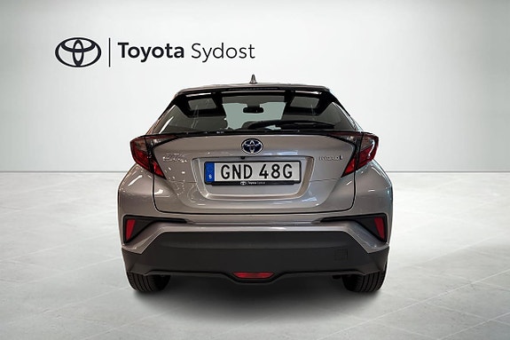 Toyota C-HR 4 of 18