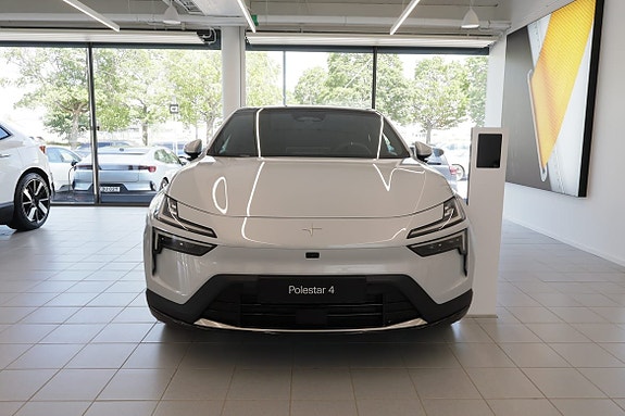 Polestar 4 12 of 22