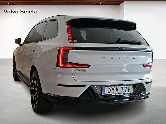 Volvo EX90 2 of 14