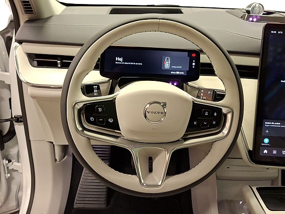 Volvo EX90 10 of 14