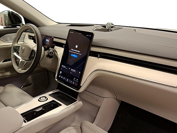 Volvo EX90 4 of 14
