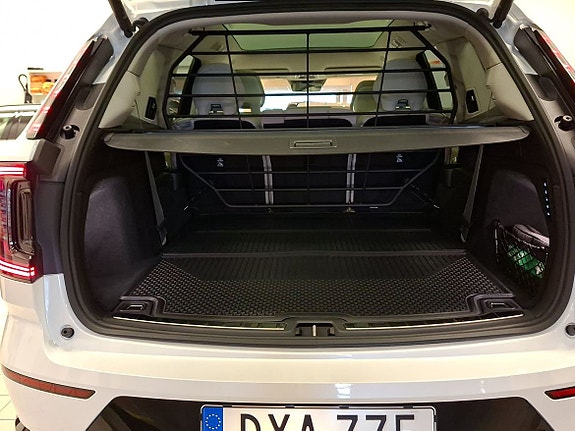 Volvo EX90 13 of 14
