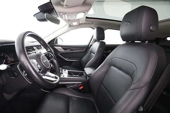Jaguar F-PACE 11 of 30