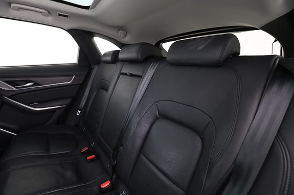 Jaguar F-PACE 15 of 30