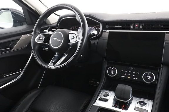Jaguar F-PACE 14 of 30