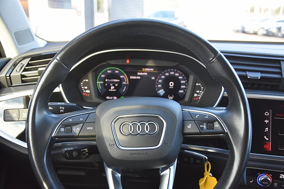 Audi Q3 16 of 21