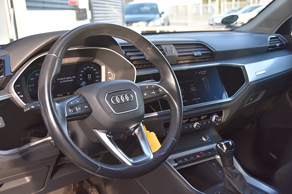 Audi Q3 15 of 21