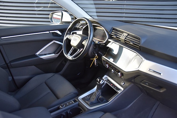 Audi Q3 11 of 21