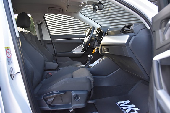 Audi Q3 12 of 21