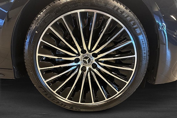 Mercedes-Benz E300 13 of 15