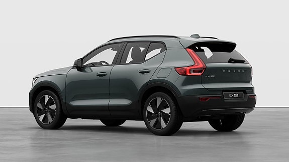 Volvo EX40 7 of 8