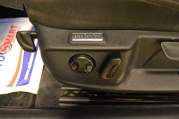 Volkswagen Passat 13 of 17
