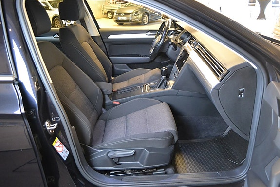 Volkswagen Passat 5 of 17
