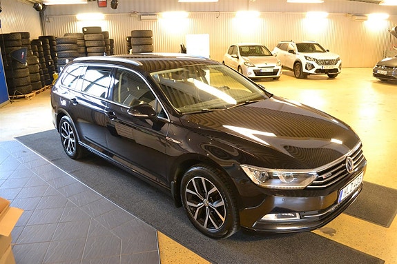 Volkswagen Passat 2 of 17