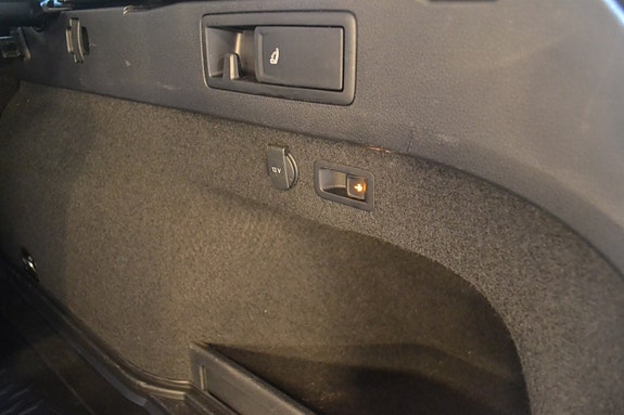 Volkswagen Passat 9 of 17