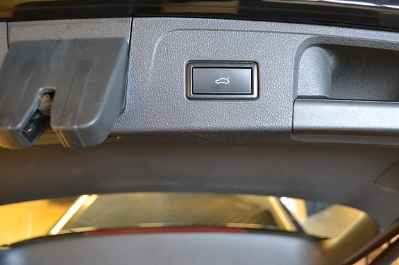 Volkswagen Passat 8 of 17