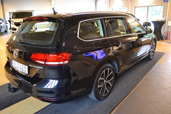 Volkswagen Passat 3 of 17